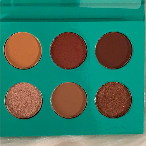 Juvia’s Place Custom Eyeshadow Pallet - Picture 4 of 6